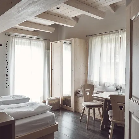 Mia Majon Lodge *